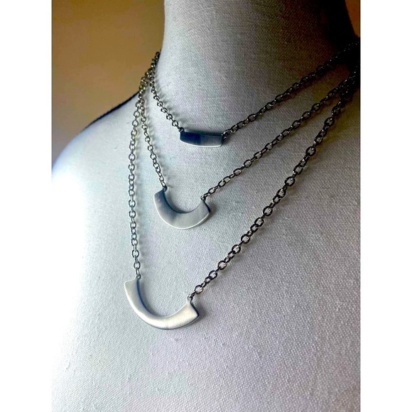 Banana Republic Minimal Necklace NWT - Picture 1 of 6